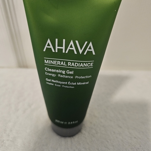 First Aid Beauty Toner, Ahava Cleansing Gel, Murad Exfoliating Cleanser Bundle - Picture 5 of 9